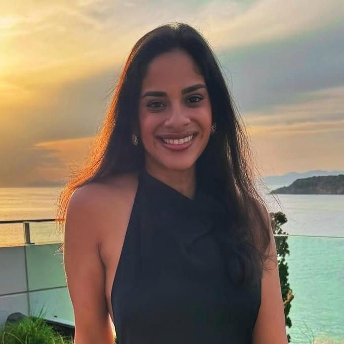 Priya Senior Sales Manager at Luxury Hotel