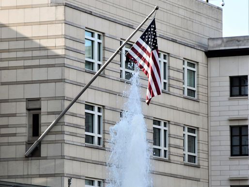 Ameerika Ühendriikide Moskva saatkond vähendab tegevust