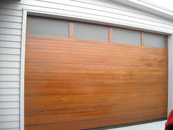 Horizontal_cedar_with_windows_1