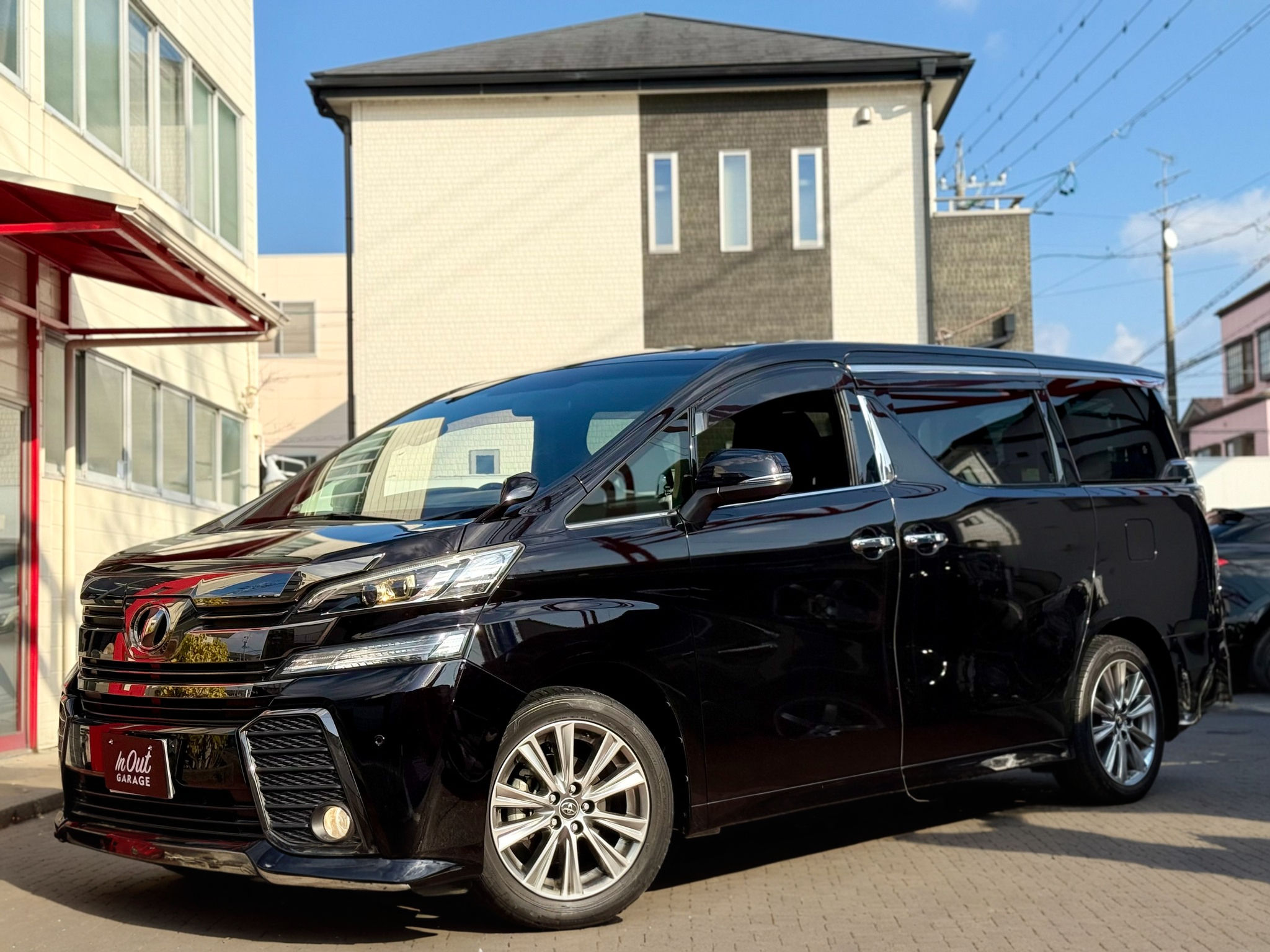 TOYOTA VELLFIRE - GOLDEN EYES