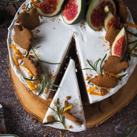 Vegaaninen pipari-viikunatäytekakku 