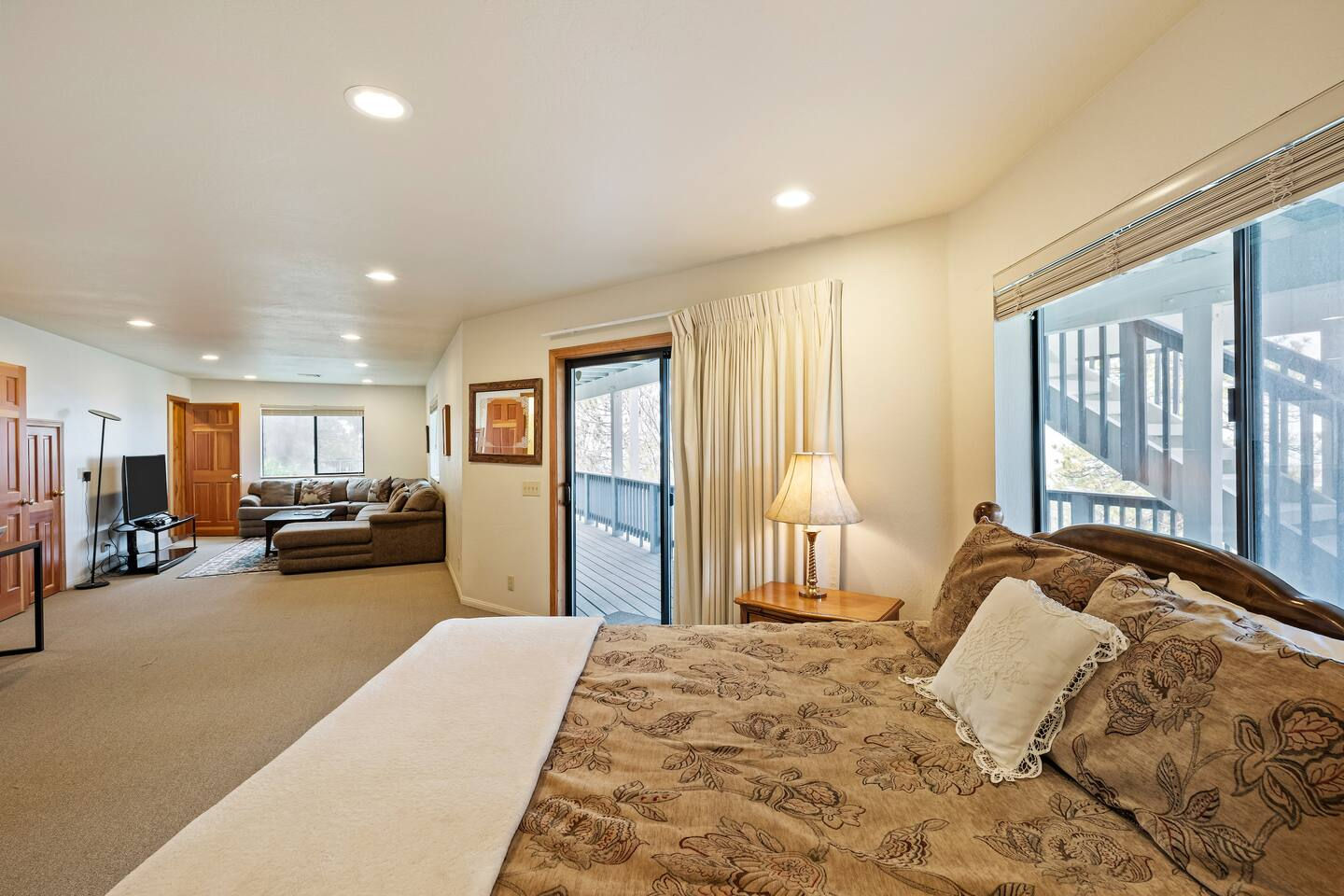 Private Queen Room