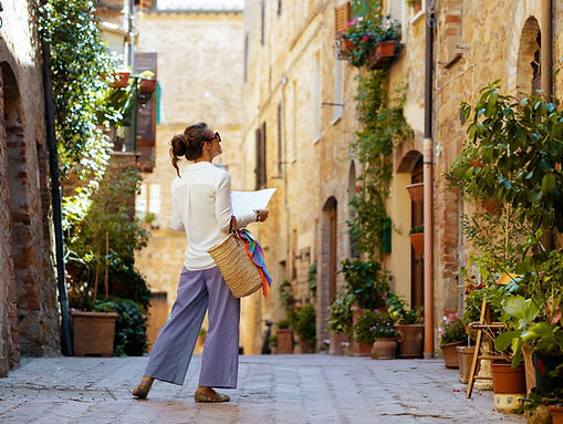 what-to-wear-in-italy-woman-standing (2).jpg