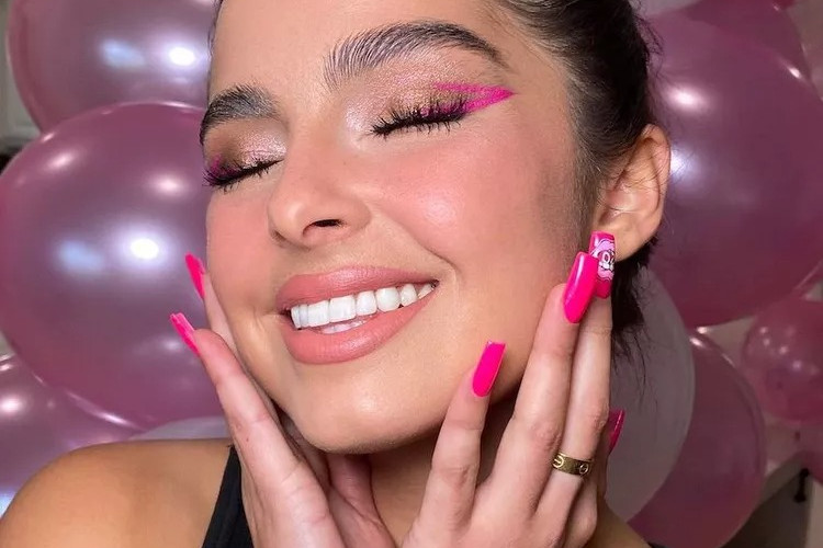 addison rae makeup for brown eyes 