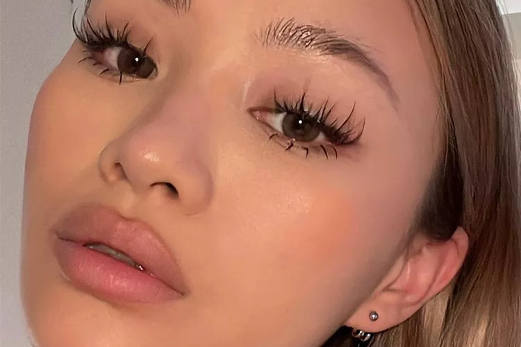 bottom lashes spikey lashes 