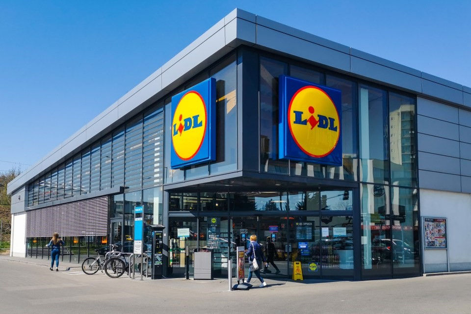 Long Income & Necessity retail