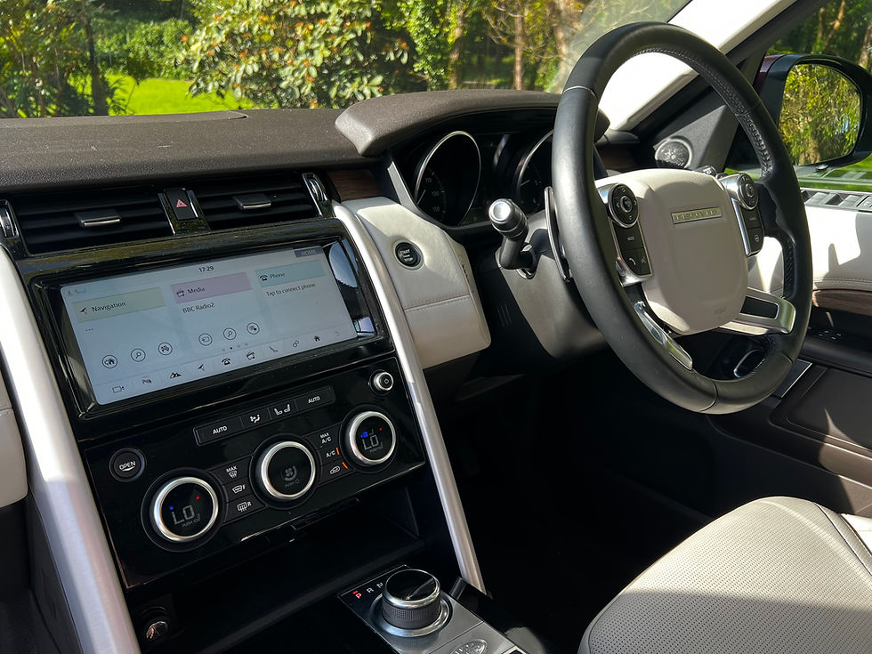 Thumbnail: 2017 Land Rover Discovery 3.0 TD6 HSE Luxury 