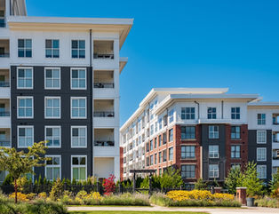 Narcos operan desde condominios y pistas remotas en el país