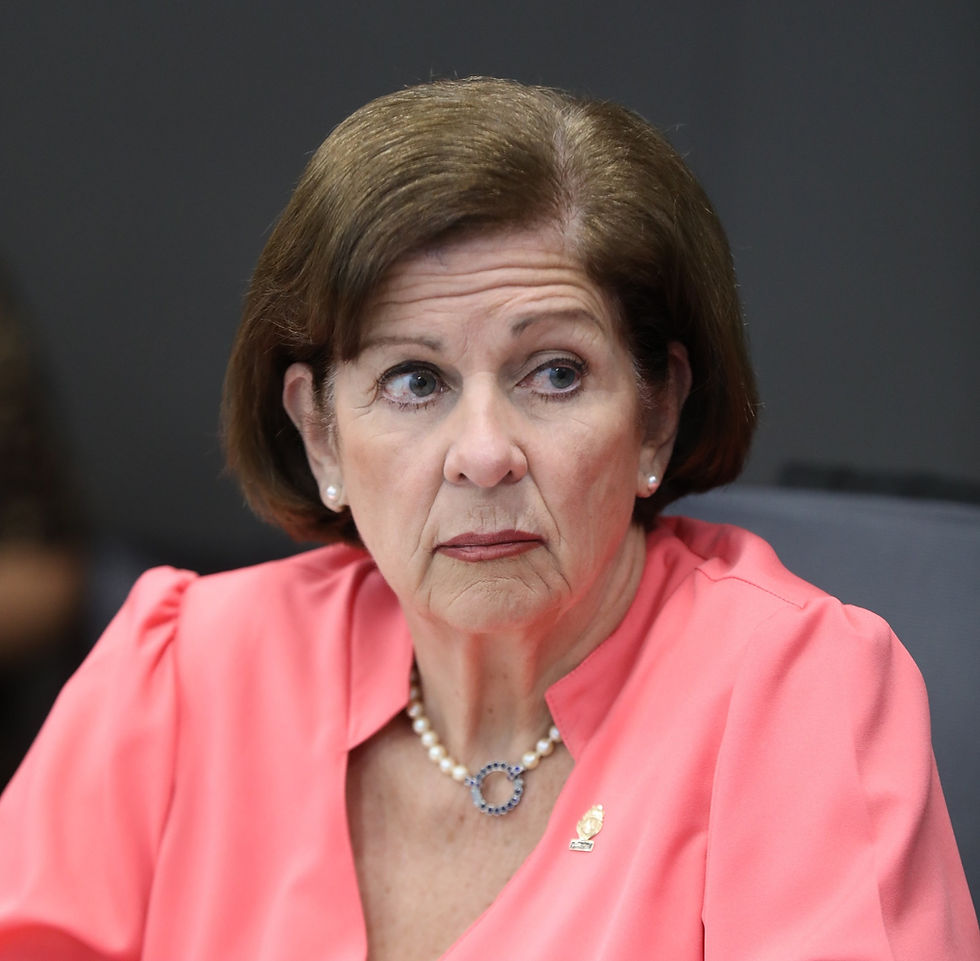 Choque en Hacendarios: Feinzaig acusa a Cisneros de faltar a la verdad por cifras del marchamo