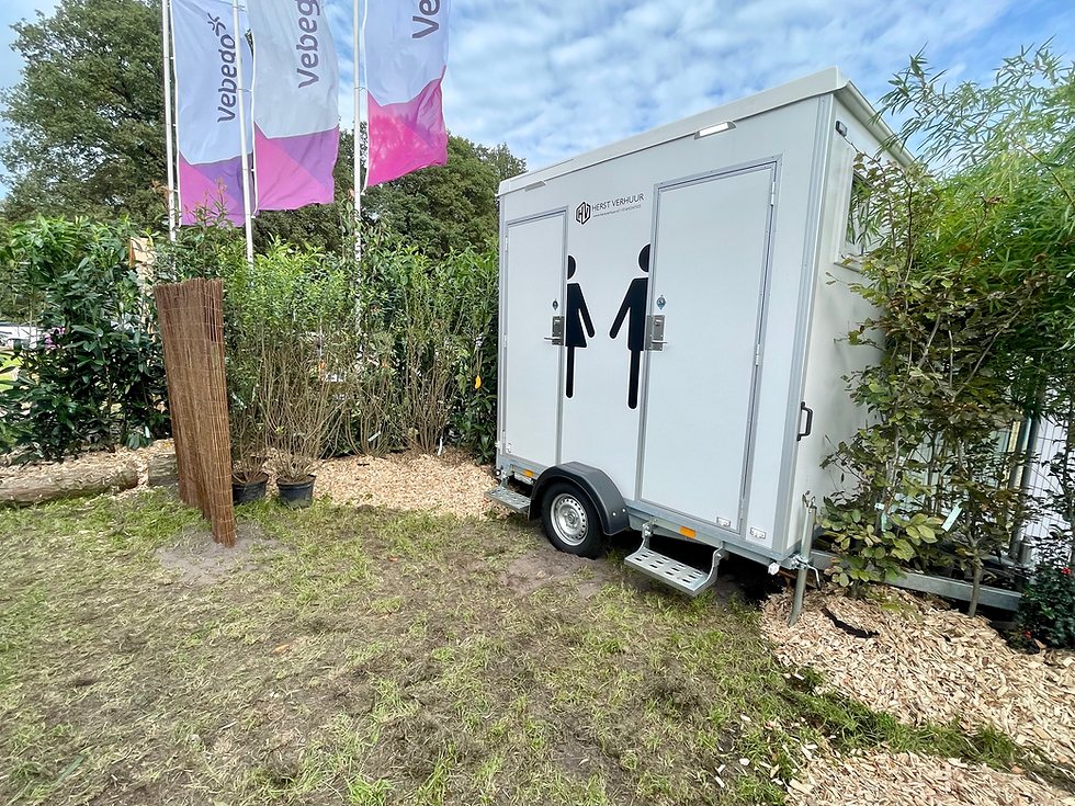 Herst Verhuur: Waar luxe en comfort samenkomen in toiletwagen verhuur!