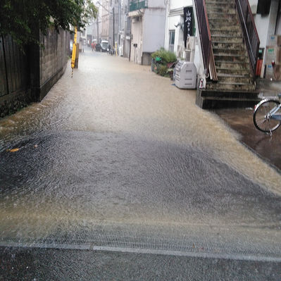 大雨が続く中で