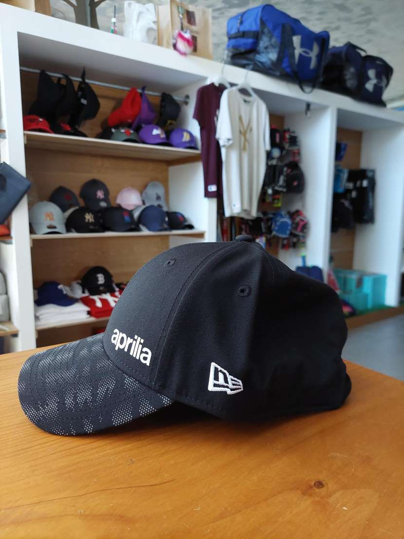 Cappellino NewEra 9FORTY Aprilia