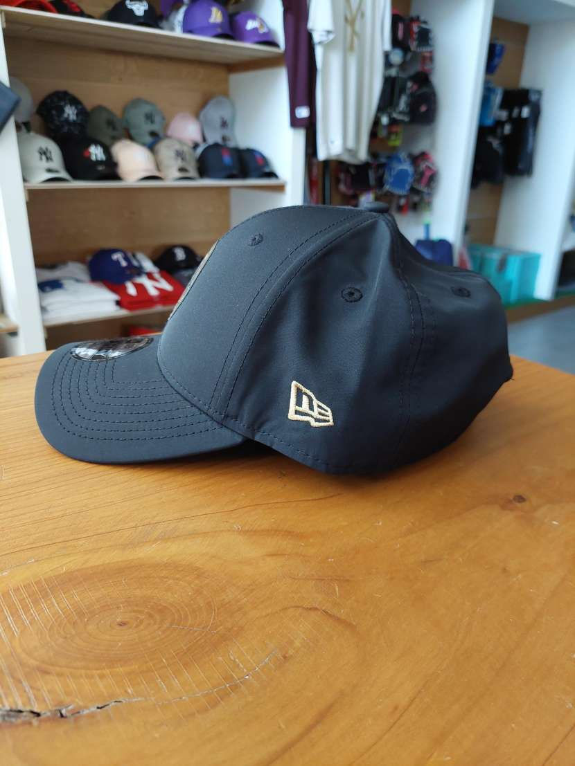 Cappellino NewEra 9FORTY AC Milan