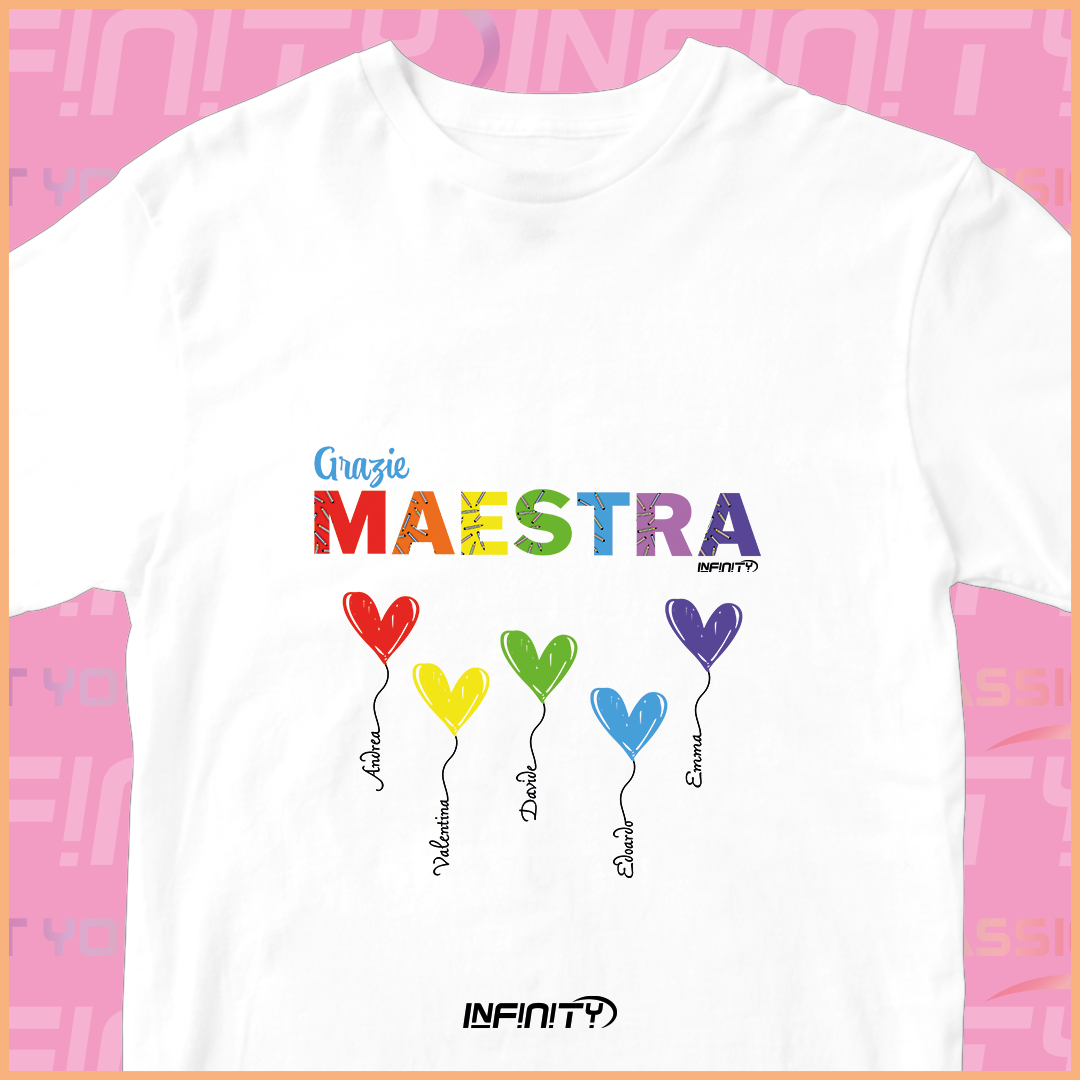 T-shirt maestra con cuori