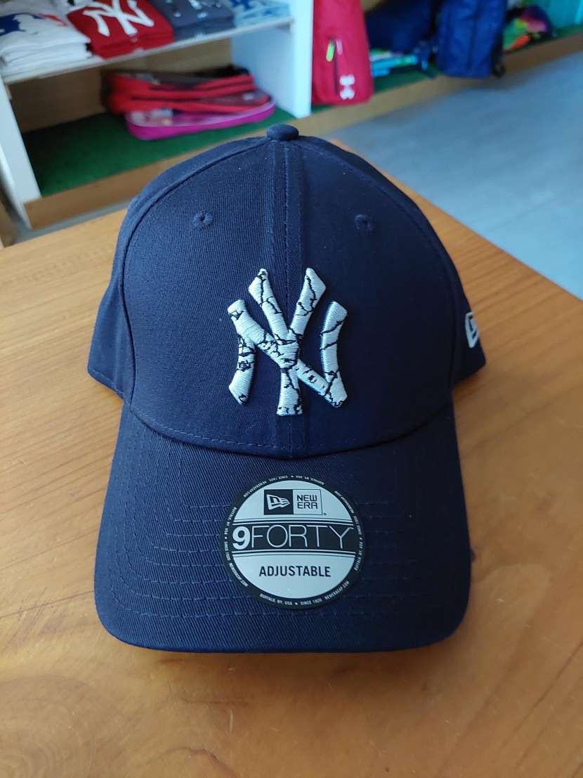 Cappellino NewEra 9FORTY New York Yankees Navy logo marble