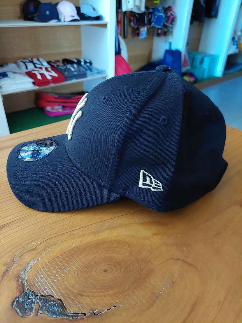 Cappellino NewEra 9FORTY New York Yankees Black/Gold
