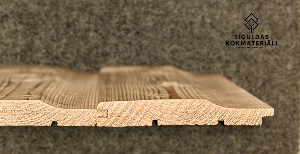 Žāvēts un ēvelēts fasādes dēlis, paredzēts eksterjera ēku fasādei un interjera dekoratīvajiem elementiem; koksne ar 16–20% mitrumu, kalibrēta ar gludu virsmu. Pieejams Siguldas Kokmateriāli veikalā Latvijā.