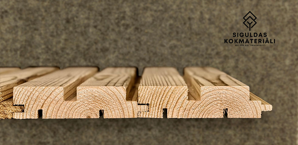 Žāvēts un ēvelēts fasādes dēlis latojumam, paredzēts eksterjera ēku fasādei un interjera dekoratīvajiem elementiem; koksne ar 16–20% mitrumu, kalibrēta ar gludu virsmu. Pieejams Siguldas Kokmateriāli veikalā Latvijā.