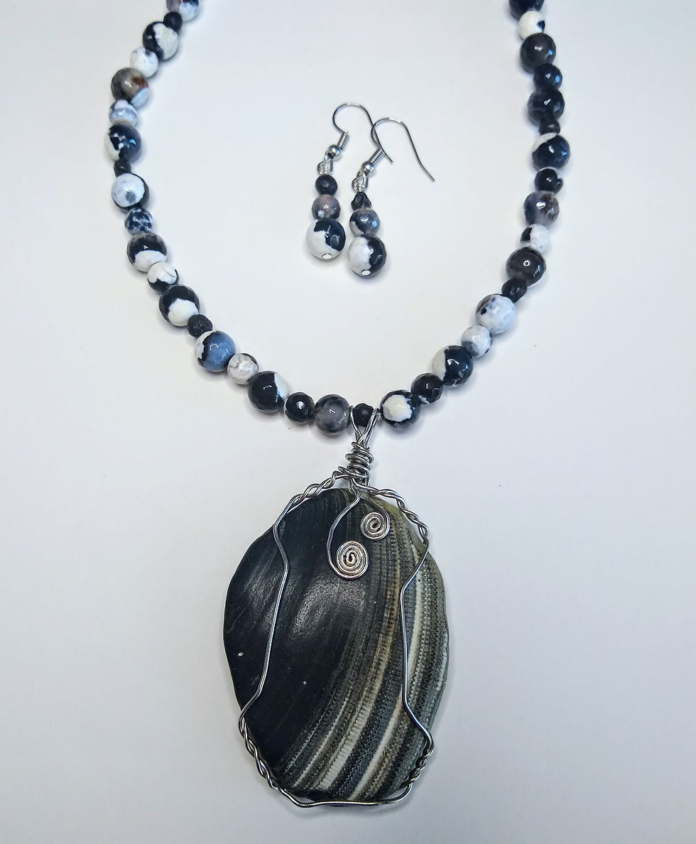 Thumbnail: Nags Head Shell Pendant Orca Beads Necklace + Earrings Gift Boxed Set