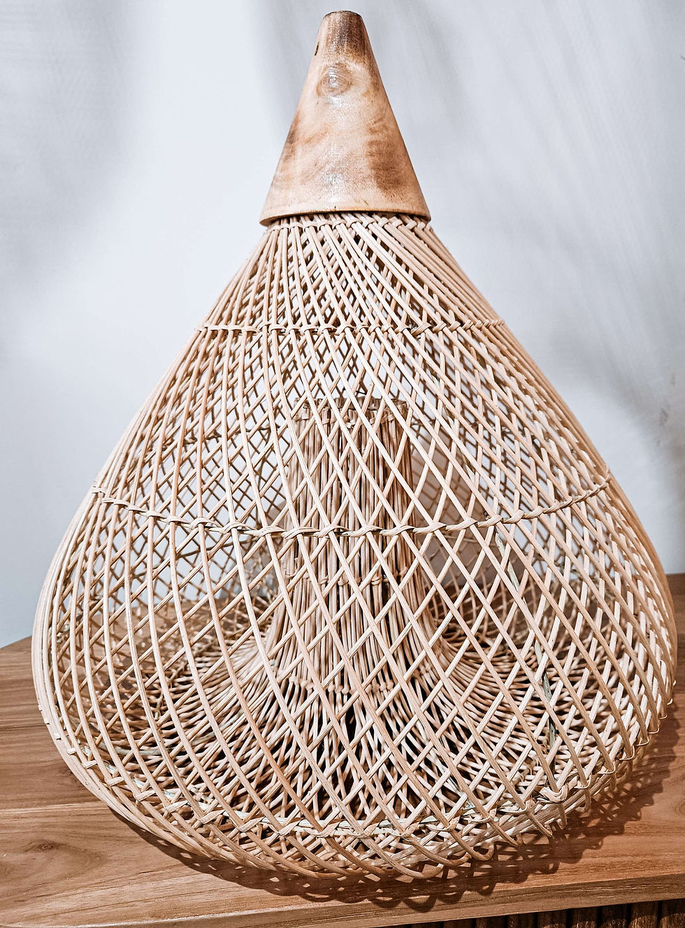 Thumbnail: Banjo curvy Natural Rattan lampshade 