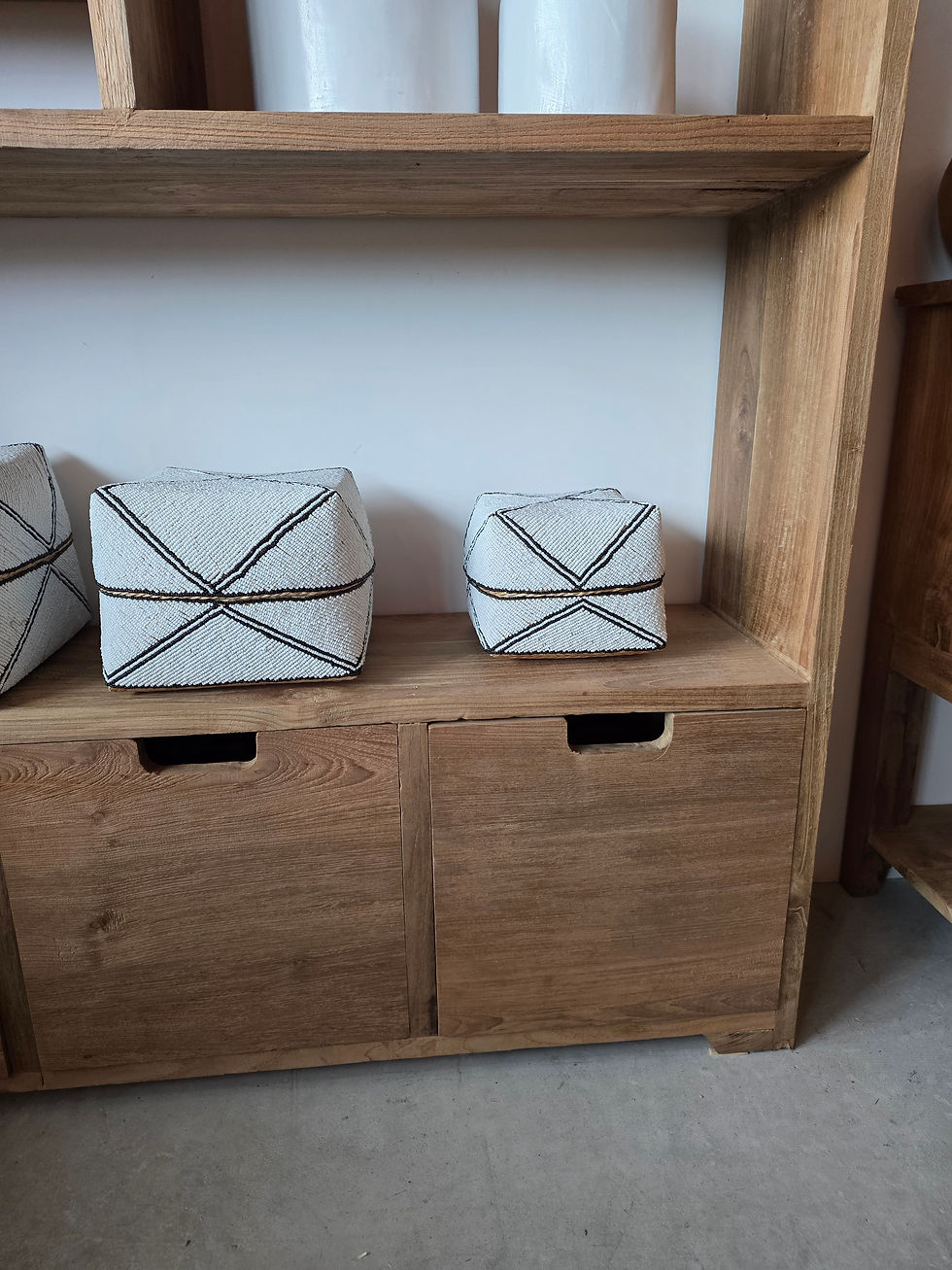 Thumbnail: Lombana Bookshelf