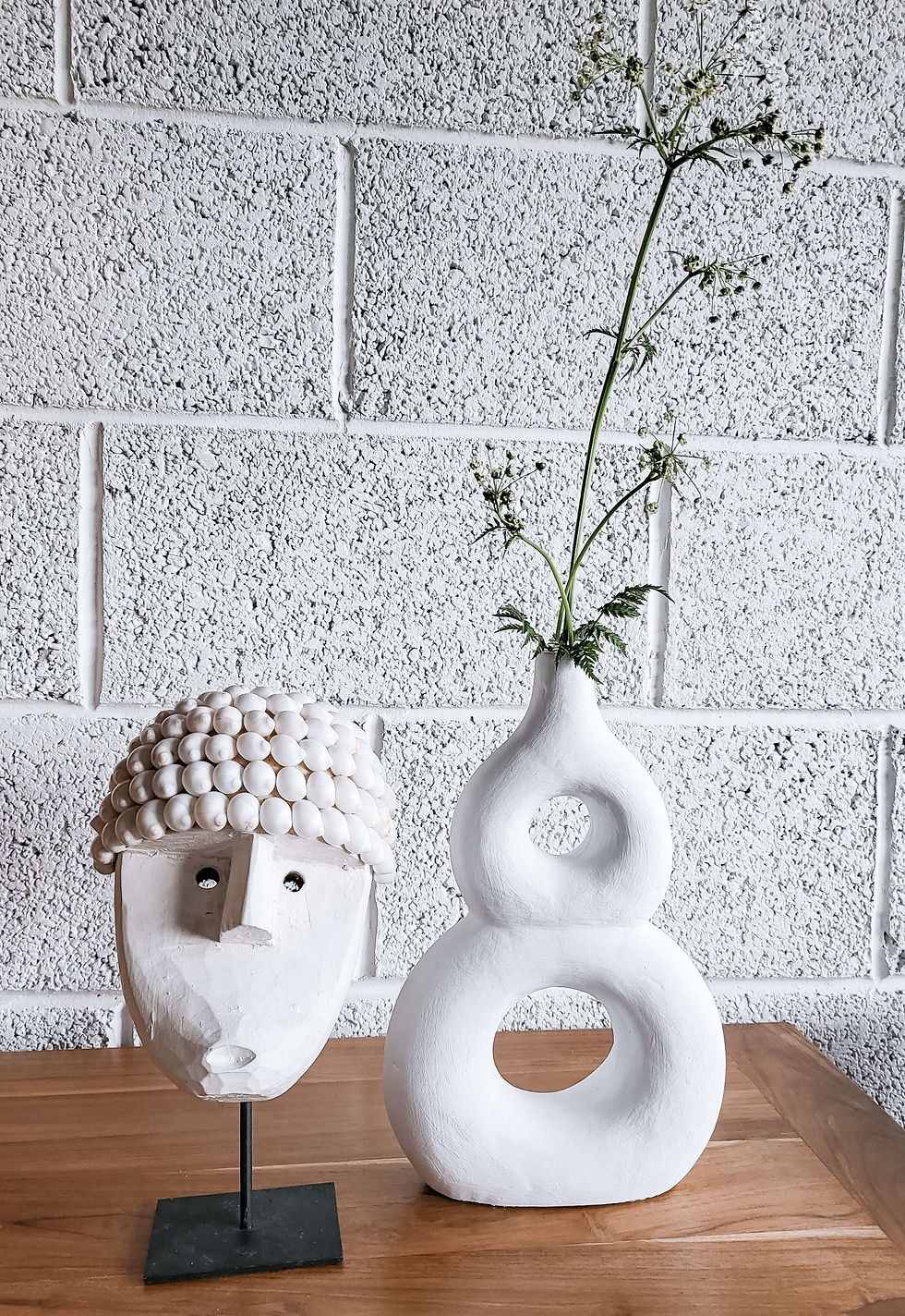 Thumbnail: White double doughnut ceramic vase