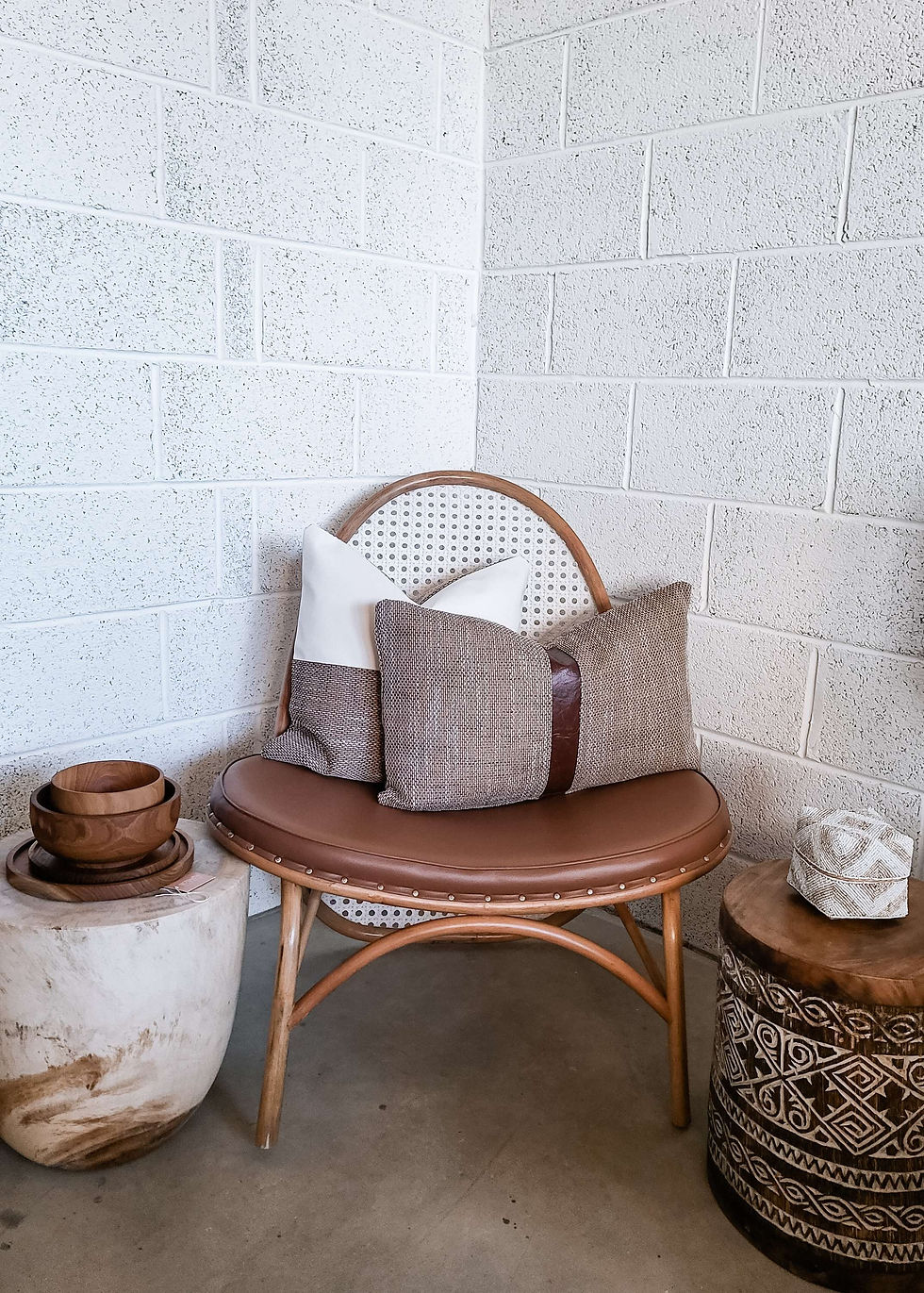 Thumbnail: Magnum Camel melange with Brown eco leather decor cushion cover