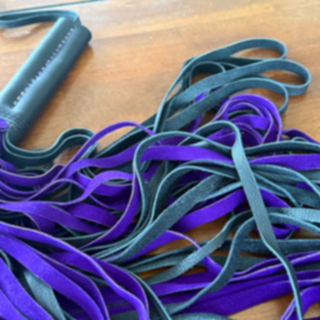 CUSTOM Looped Falls Flogger