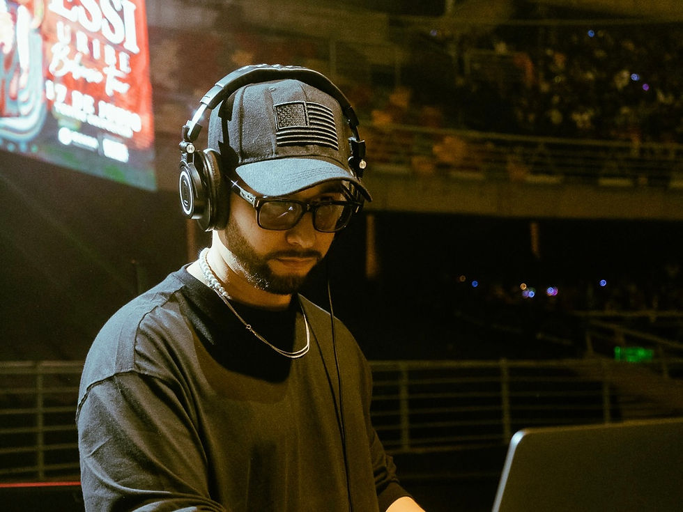 Derek Romero wows crowd at Movistar Arena with opening performance for Jay Wheeler World Tour