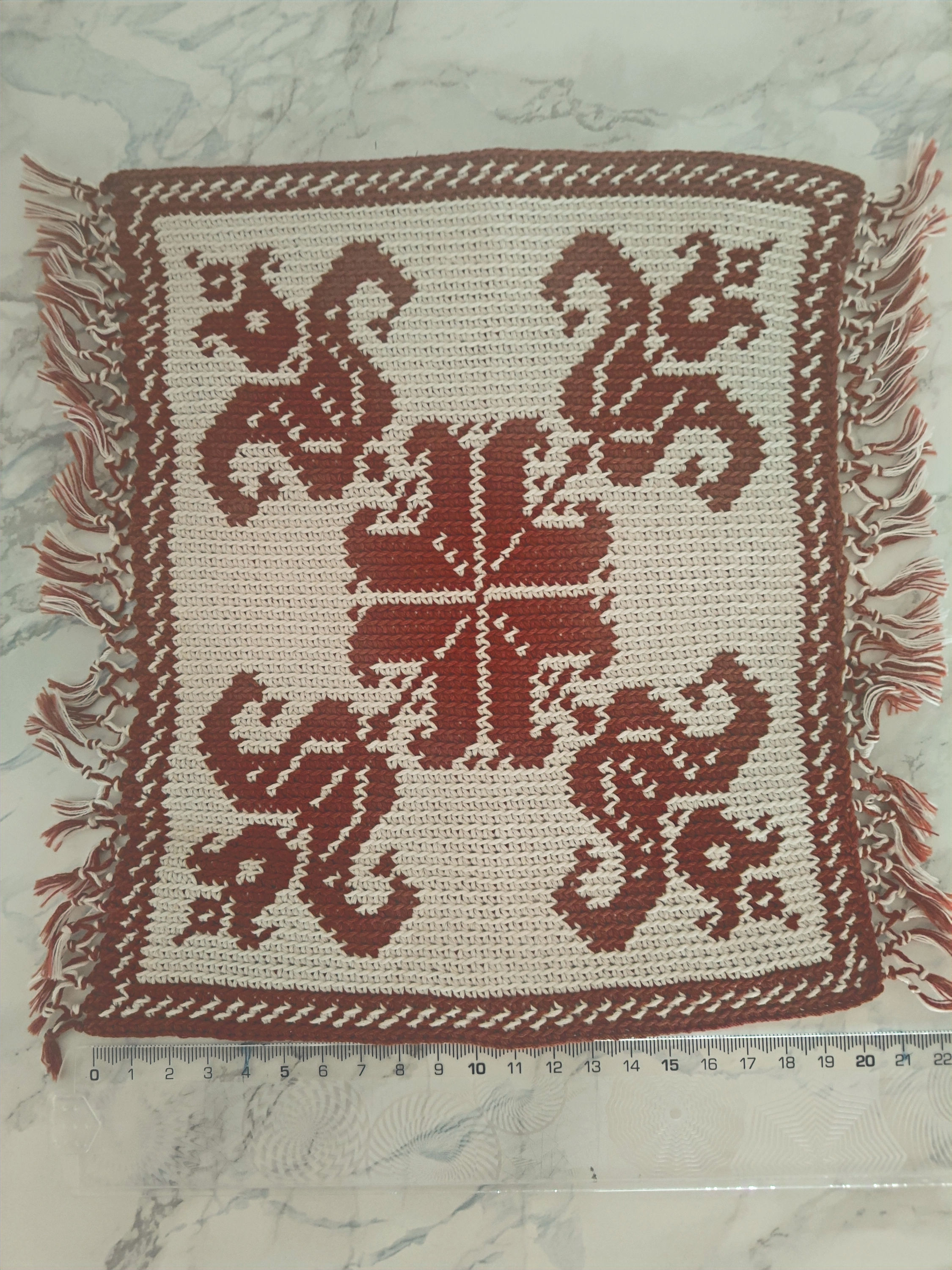 Mini tapis de broderie au point de croix compté fait main avec motifs floraux et