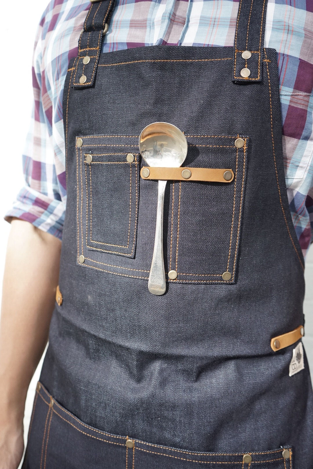 APRONS