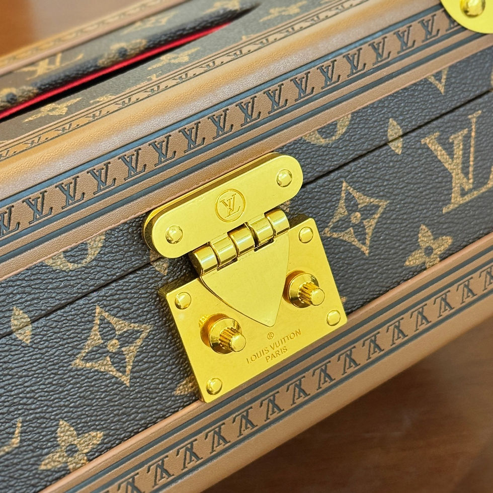 תמונה ממוזערת: מחזיק מפיות יוקרתי- לואי ויטון