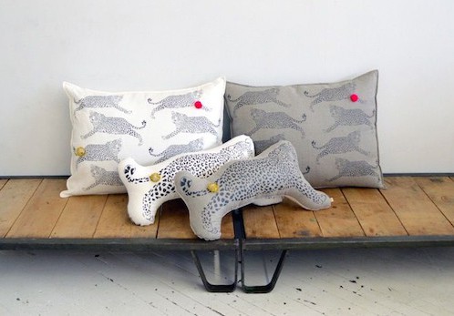 cojin-leopardo-blanco