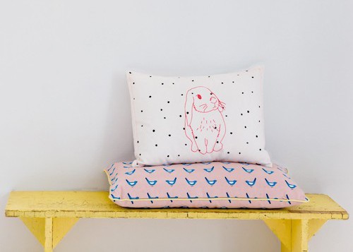 cojin-conejo-rosa-30x40-cm