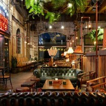 46b027a344775f19388180c4b5dee933