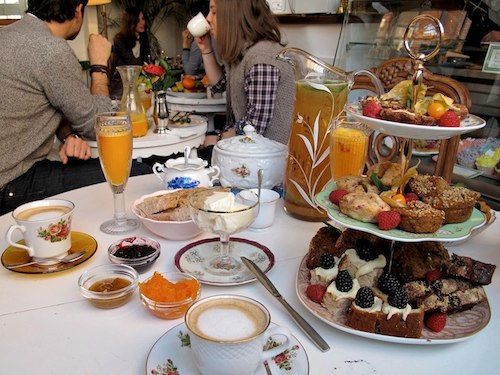 558839_557357580951839_1835281093_n