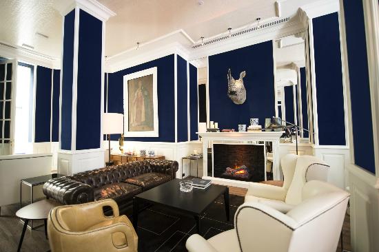 only-you-hotel-lounge