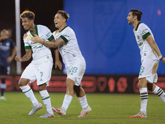 Andy Polo sella con un golazo la clasificación del Portland en la MLS