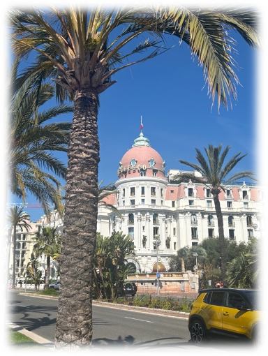 l'hôtel Negresco à Nice
