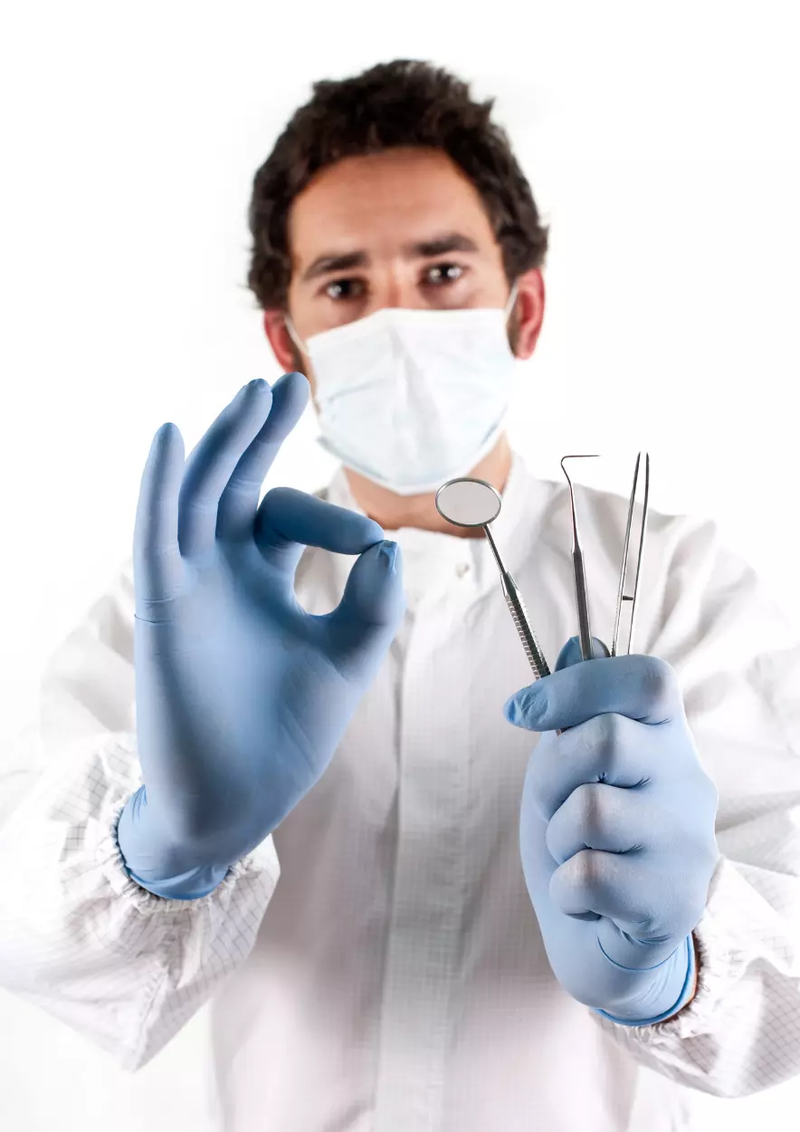 What are the benefits of porcelain veneers