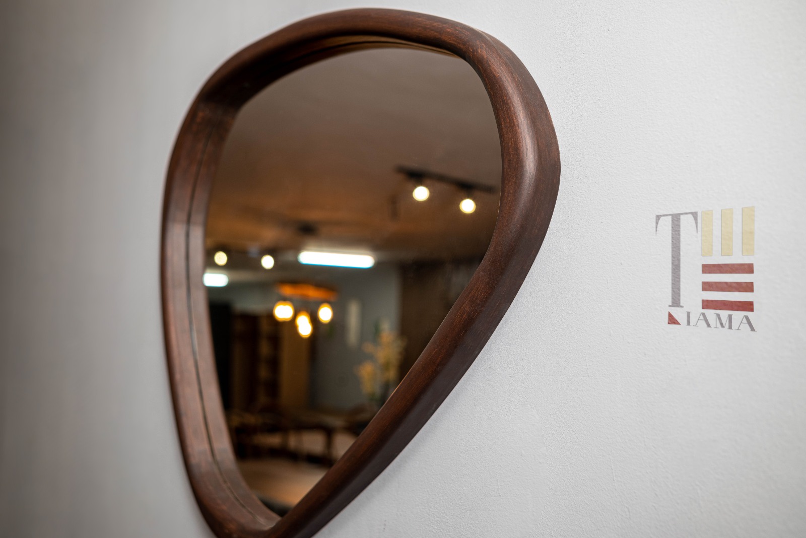 Lumina frame — Mirrors — Material: Massive beech wood "Oyma" — 2