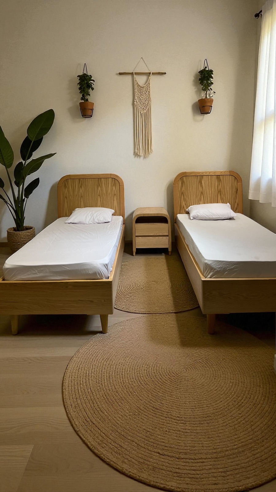 Bestie Bed — Bed platform: Massive Oak plus Massive pine wood Oak veneer — Headboard: Natural blockboard + Massive Oak wood