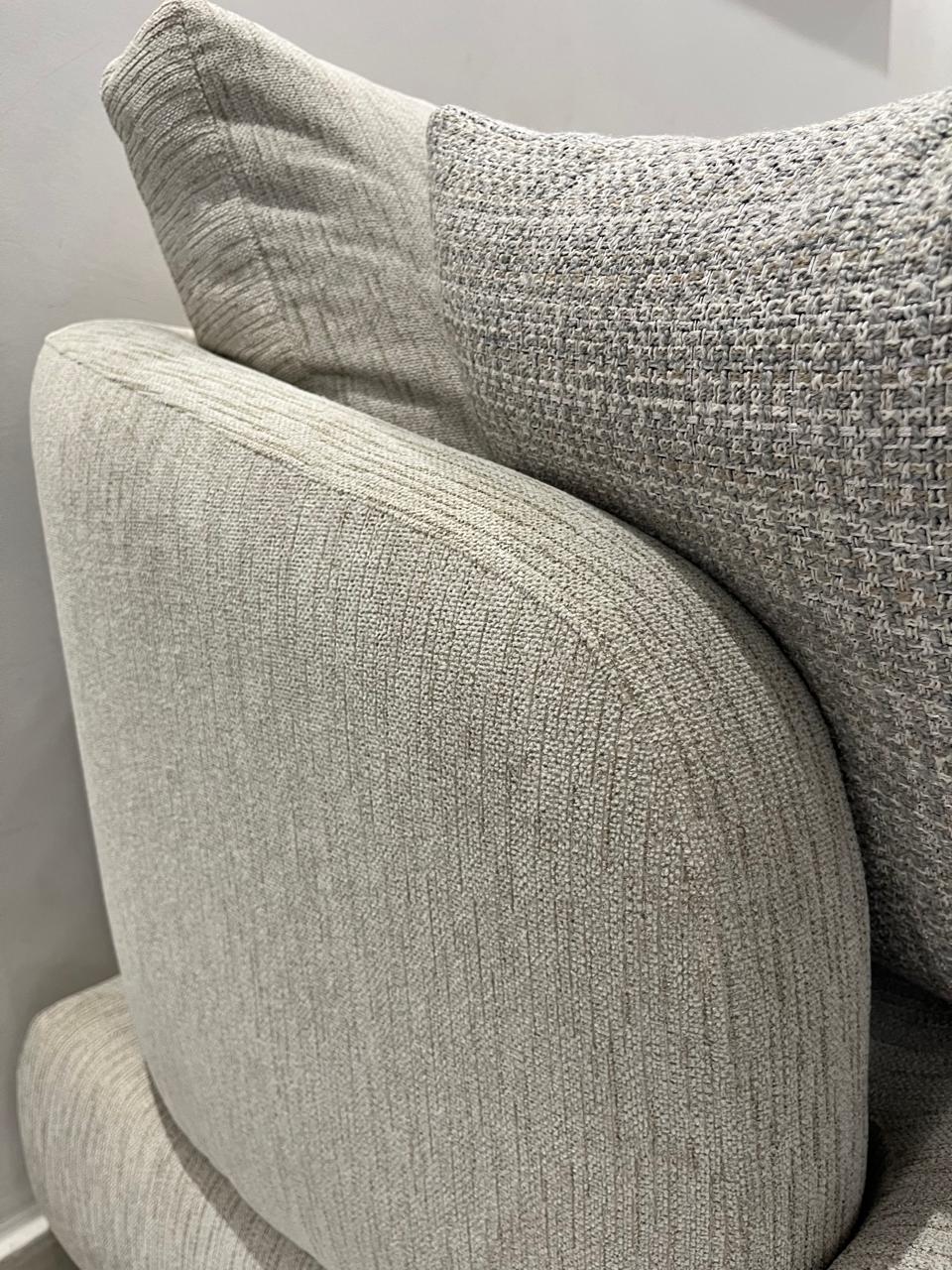 كنبة — Velora Sofa — الخامة: خشب زان مصمت — الهيكل: خشب زان مصمت — 3