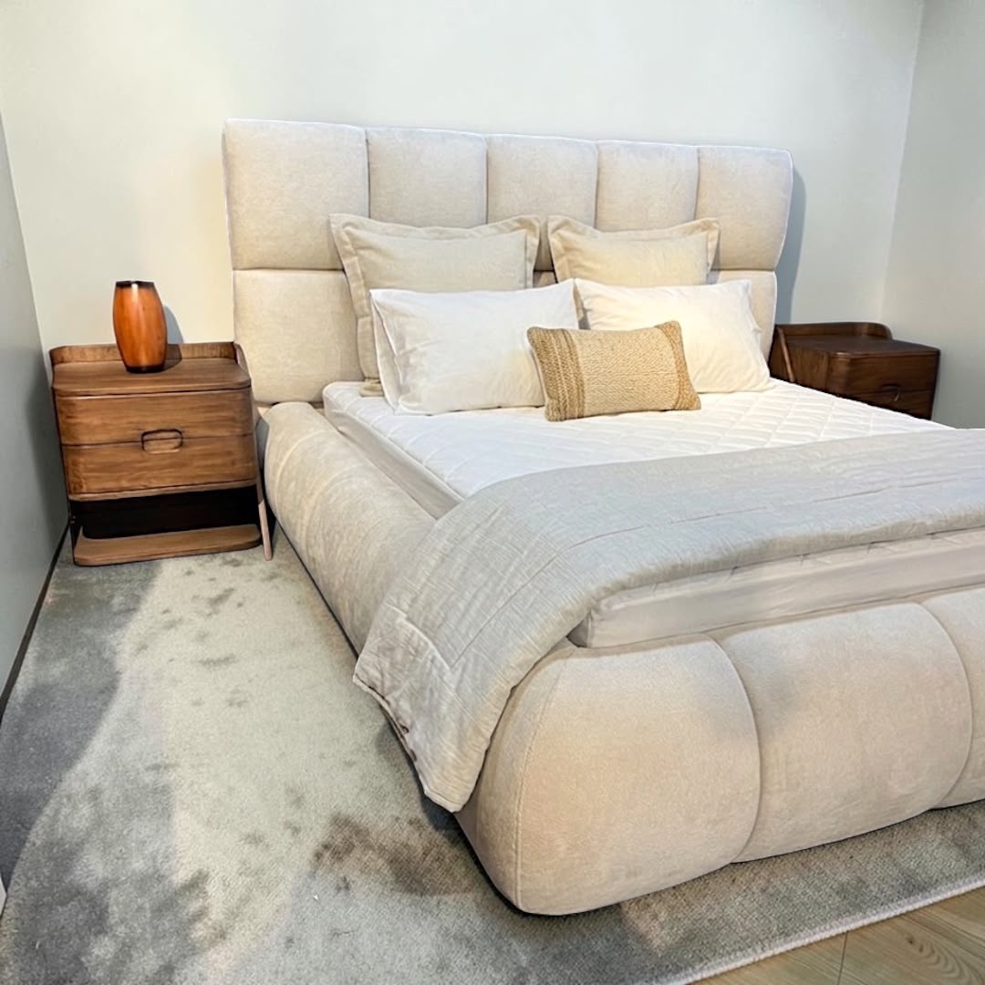 San Francisco nights — Beds — Bed platform: Massive Pine wood 5cm thickness — Headboard: Natural blockboard + Massive Beech — 2
