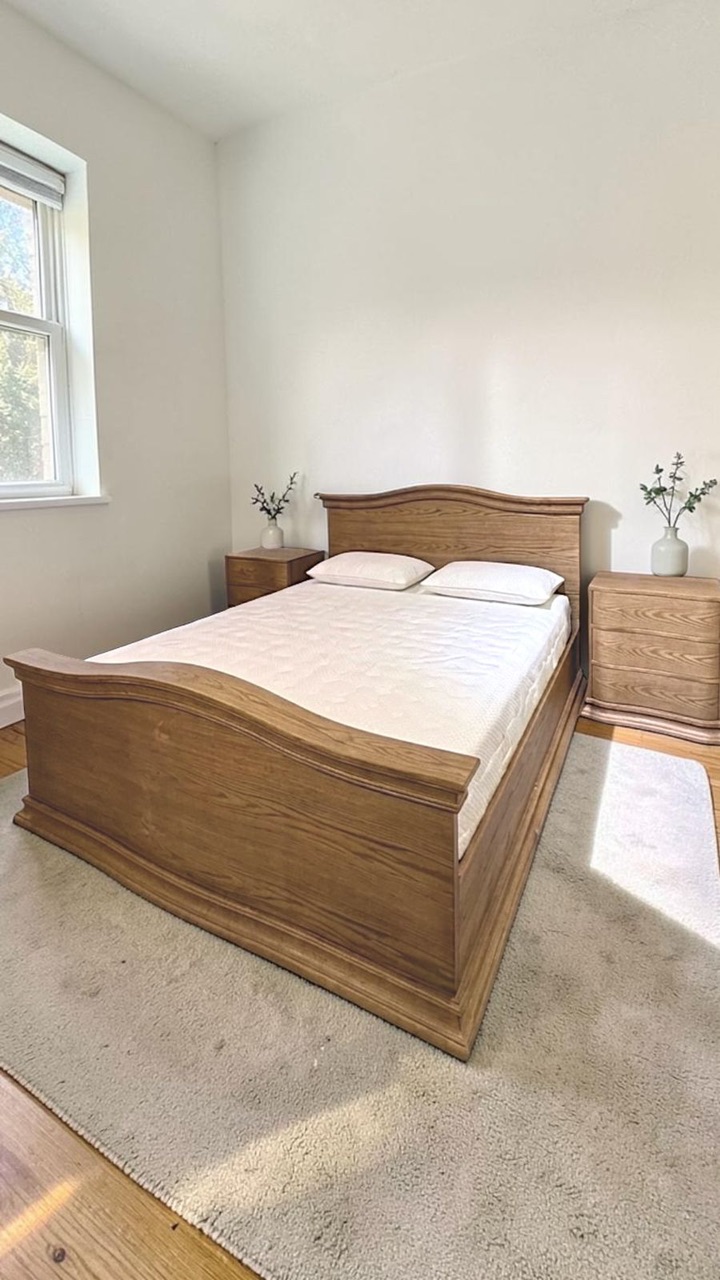 Noble — Beds — Bed platform: Massive Oak wood — Headboard: Natural blockboard + Massive Oak
