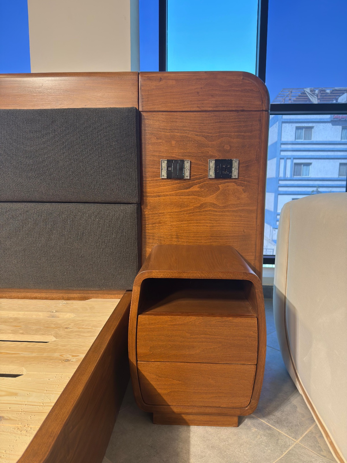 Budapest Bedside table — Material: Natural Blockboard + Massive Beech wood — Veneer: Natural Beech — 3