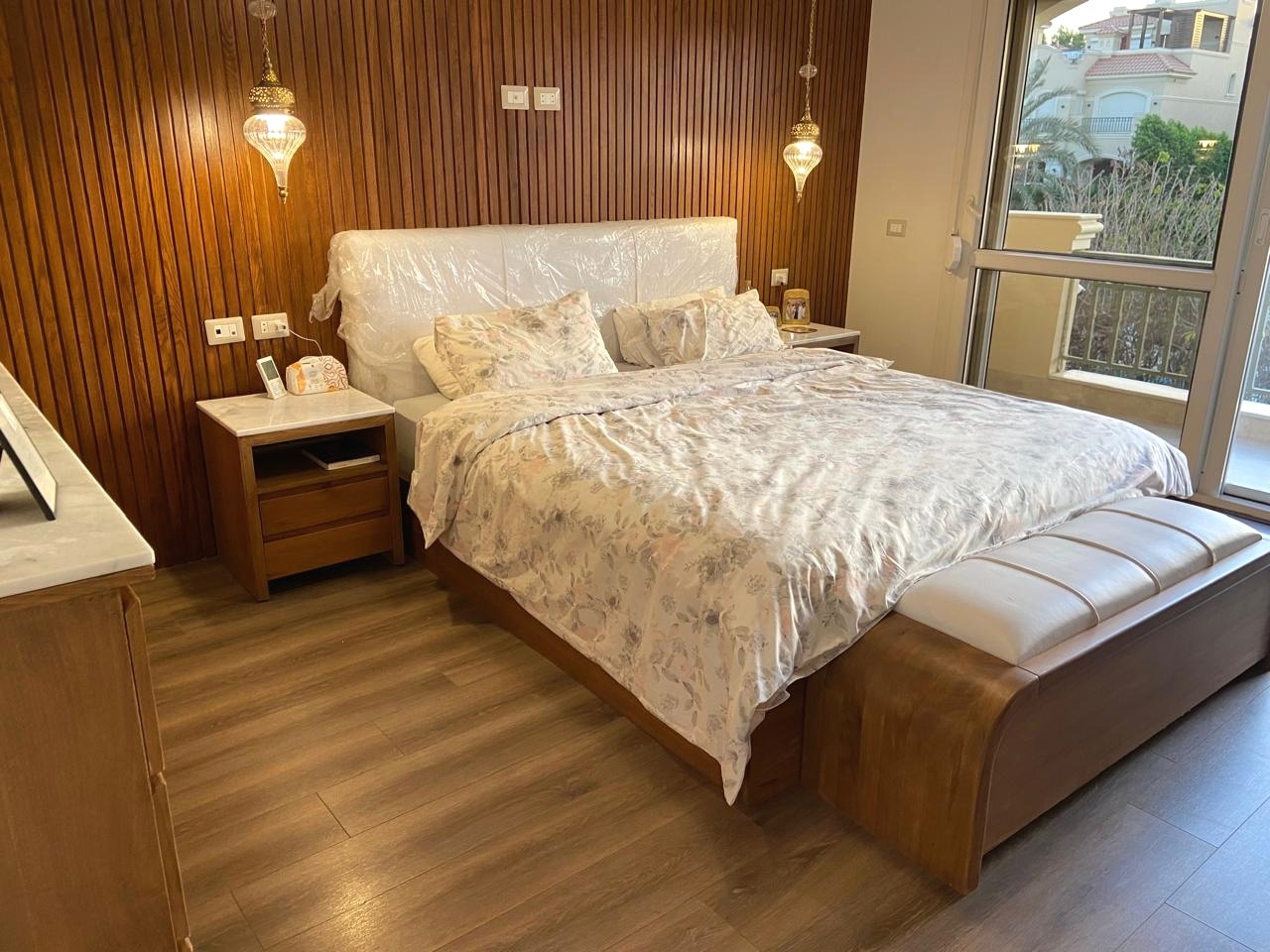 Scandi Chic — Beds — Bed platform: Massive Beech wood — Headboard: Natural blockboard — 4