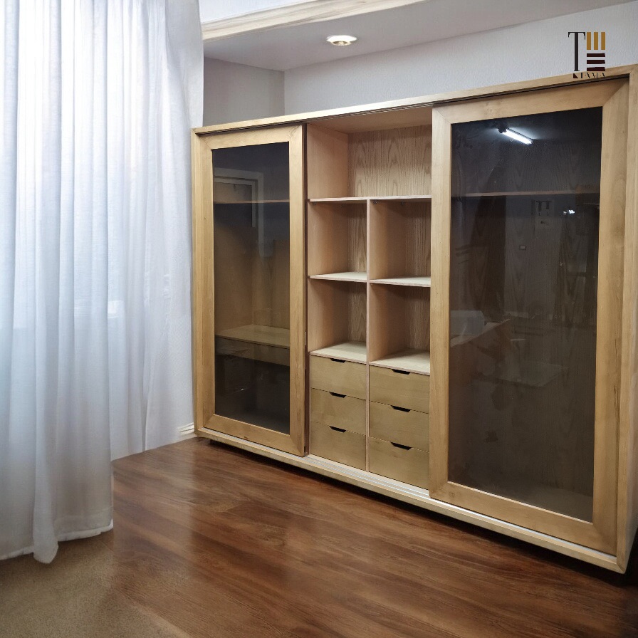 Vitrine 02 — Wardrobes