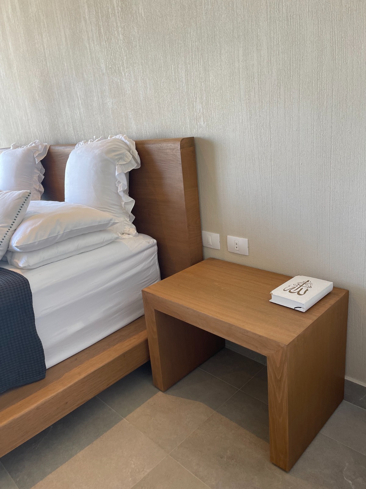 Japandi Bedside table