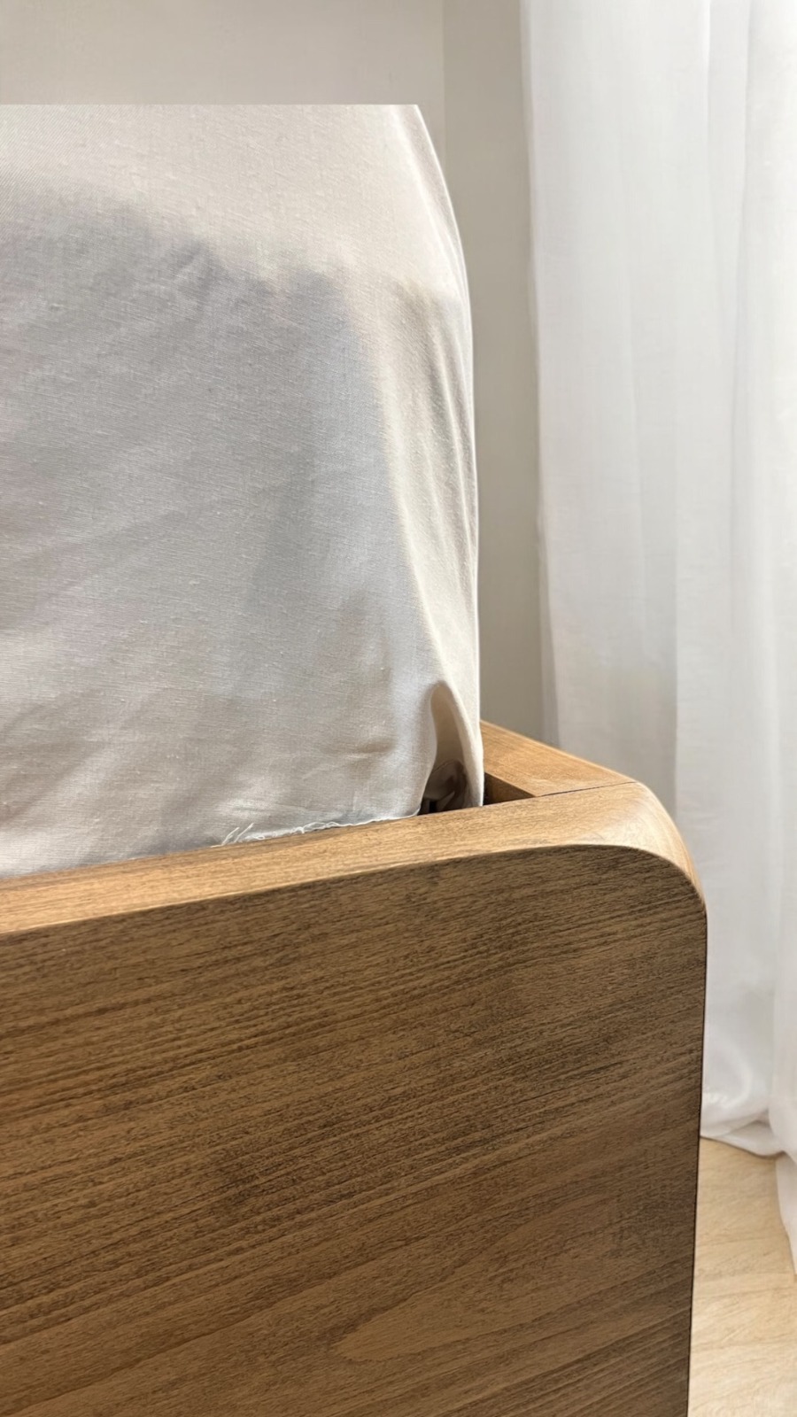 Copenhagen Bed — Bed platform: Massive Beech wood — Headboard: Natural blockboard
